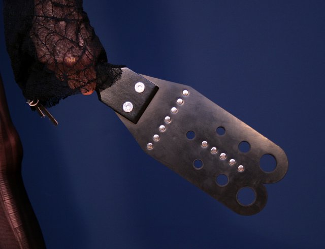 PADDLE - Strap Gummi Holzgriff Nieten Luftlöcher gerundet